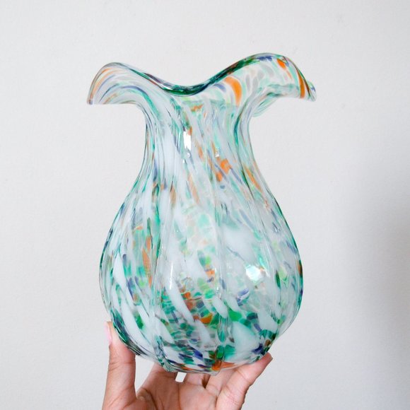Artisan Glass Flower Vase Ruffle Rim Speckled Multicolor-Medium Bloom Vase - Picture 11 of 11
